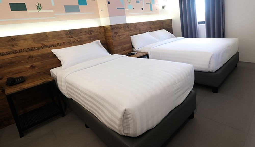 U Hotels Makati 37/56