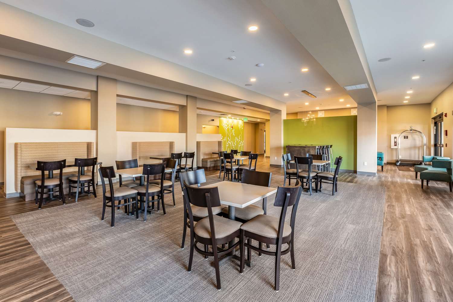 Sleep Inn & Suites Mt. Hope near Auction & Event Center 32/37