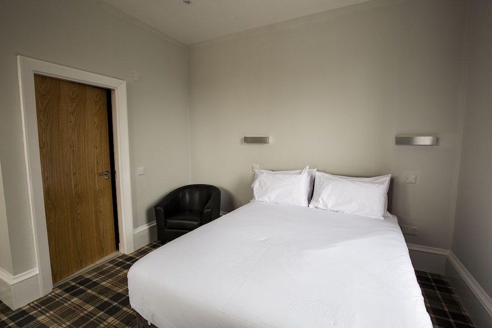 Crown Court Hotel & Bar 22/50