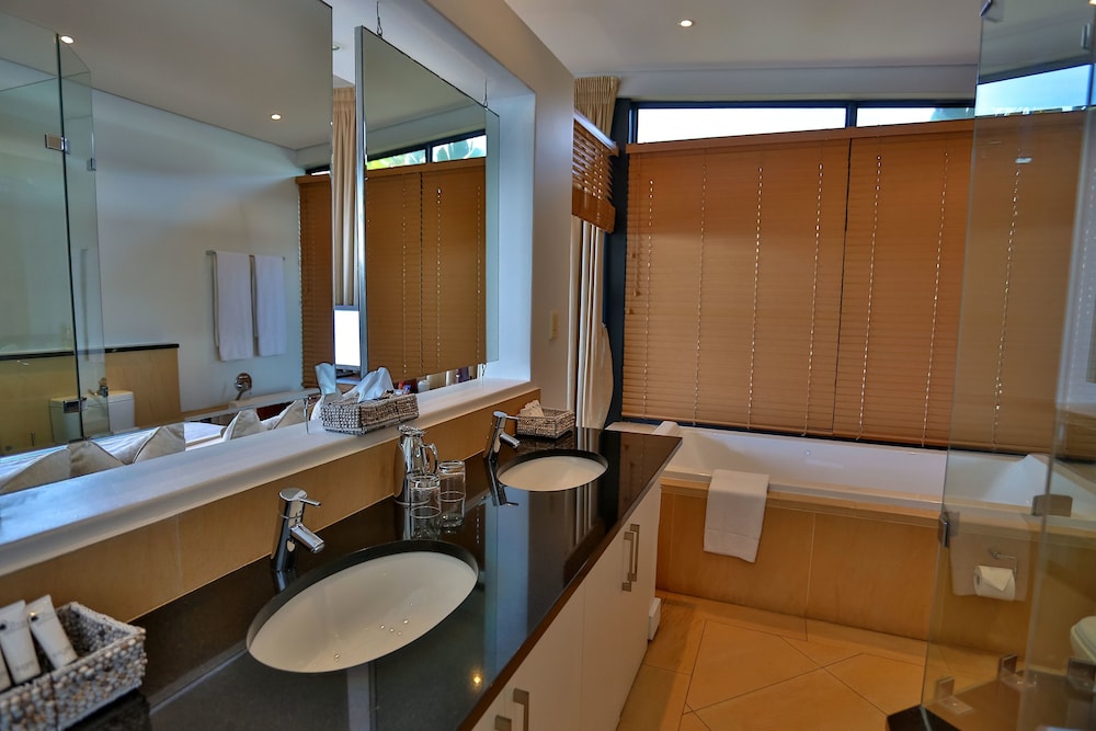 Canelands Beach Club 50/50