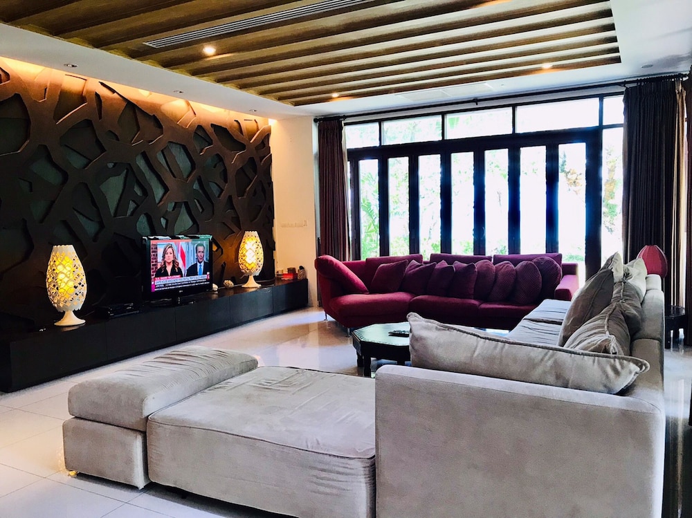 Amatapura Beach Villa 10 36/51