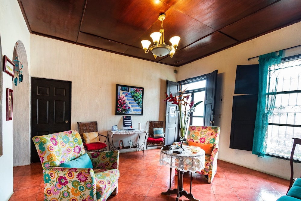 Hostal El Patio 12/25