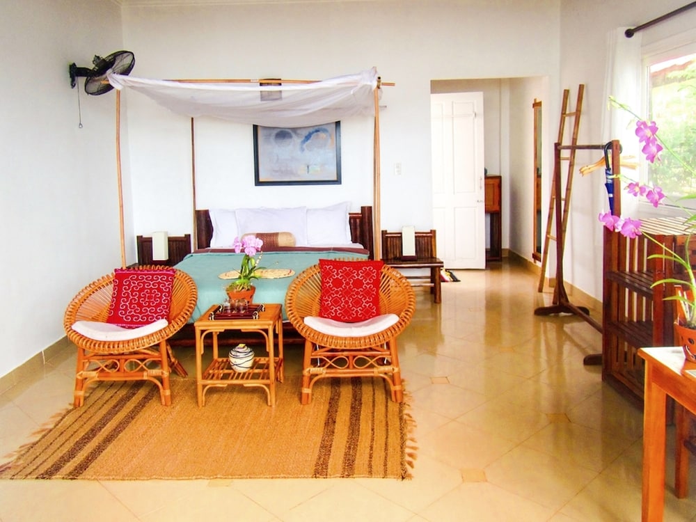 Bamboo Cottages 61/73