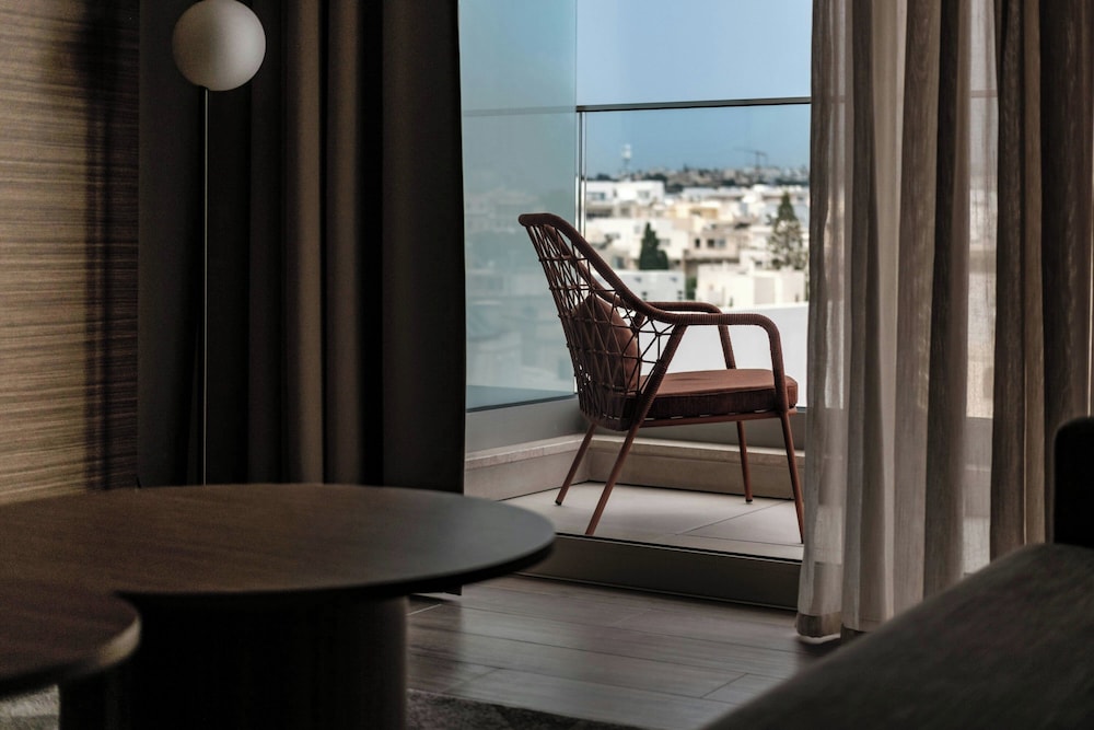 AC Hotel St. Julian's 10/40