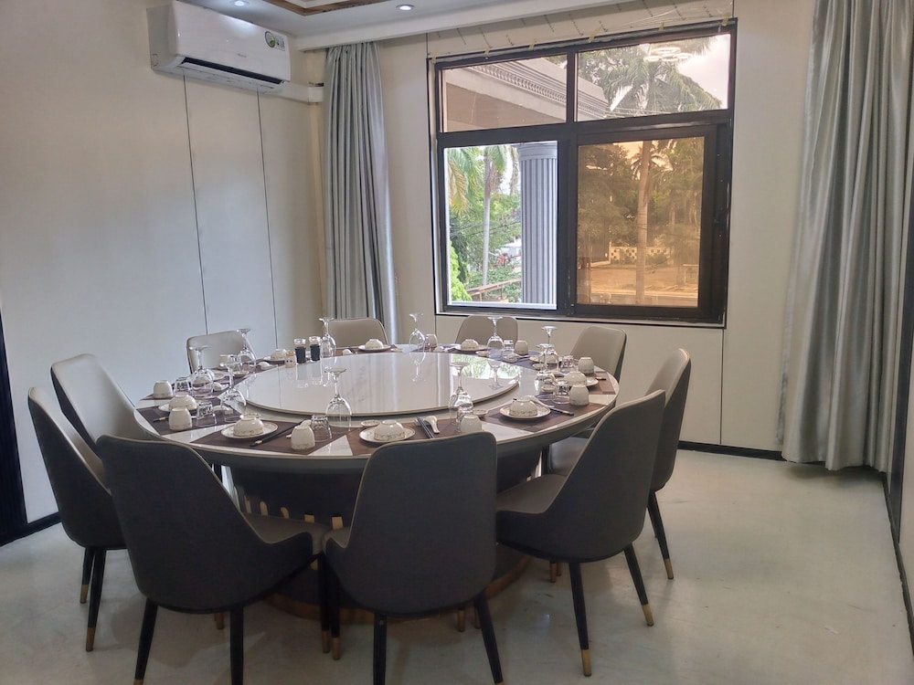 Regency Park Hotel 33/50