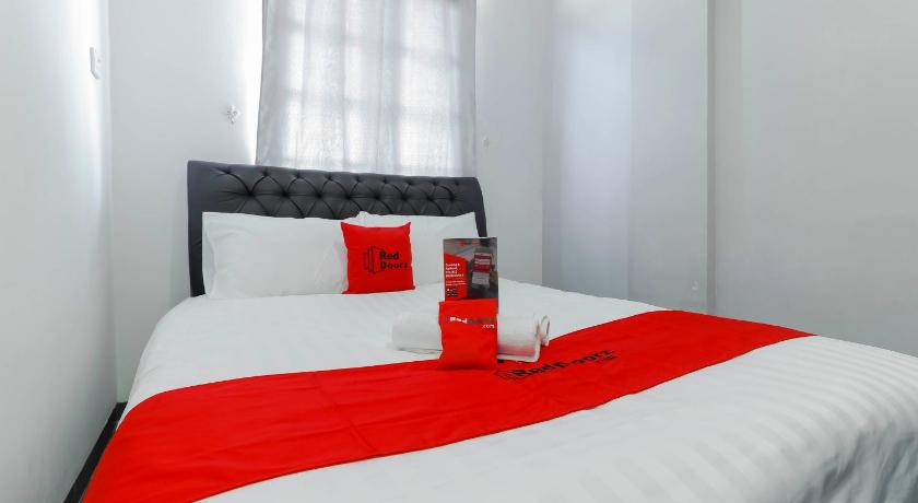 Reddoorz Plus Near Batam City Square 9/29
