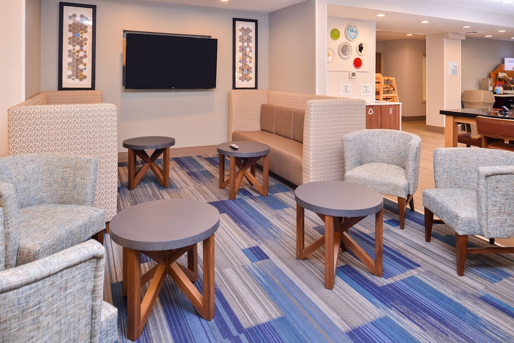 Holiday Inn Express Hotel & Suites Lacey-Olympia 34/49