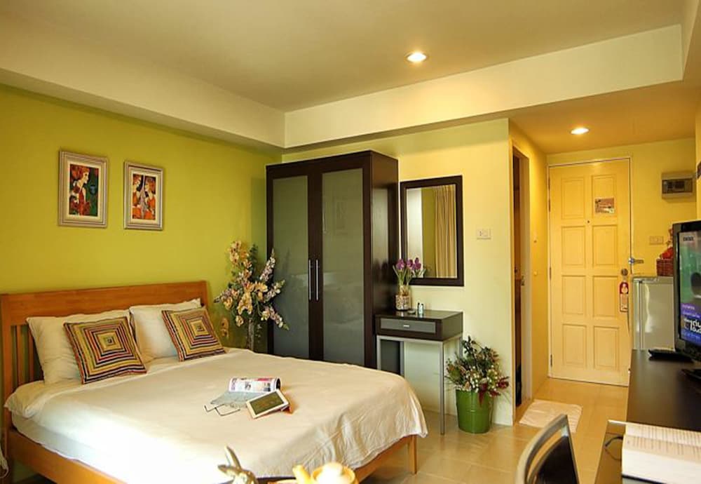 Caza V1 Serviced Apartment 24/69