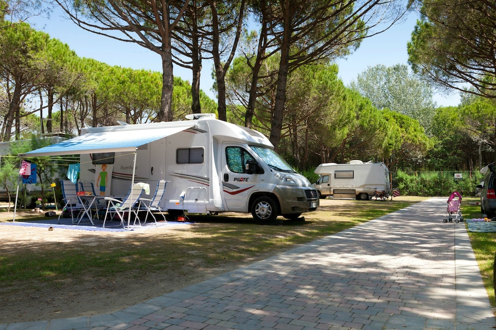 Villaggio Turistico Internazionale 37/50