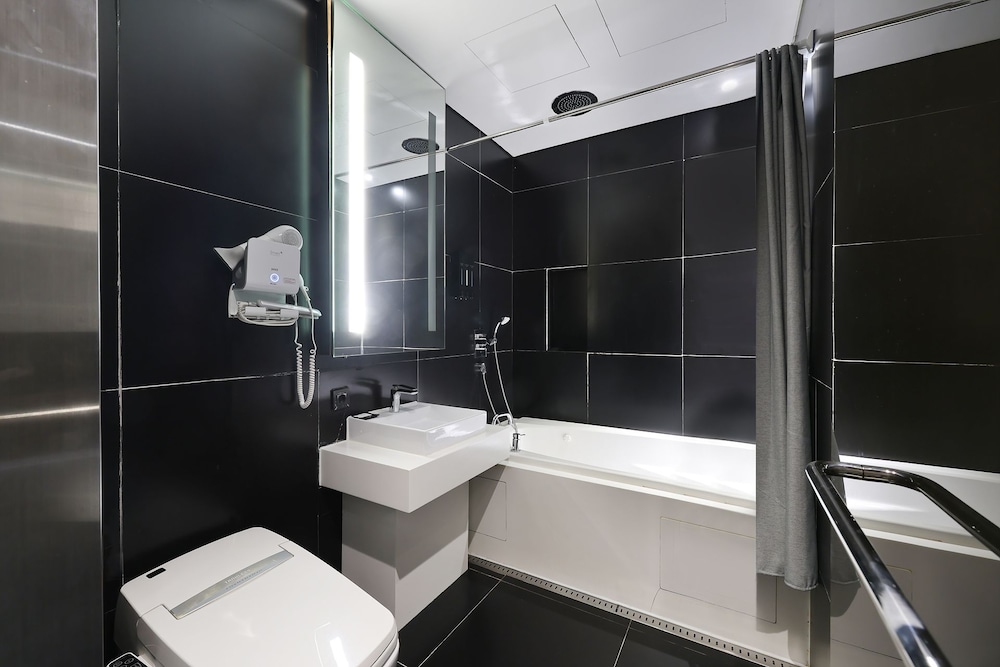 Hotel the Designers Jongno 67/68