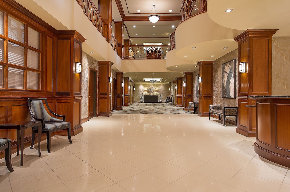 Crowne Plaza Hotel Knoxville Downtown University 8/81