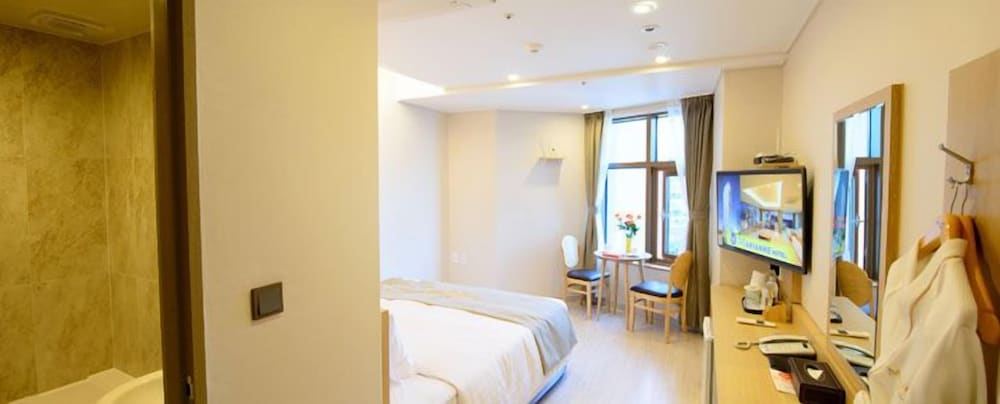Marianne Hotel 23/40