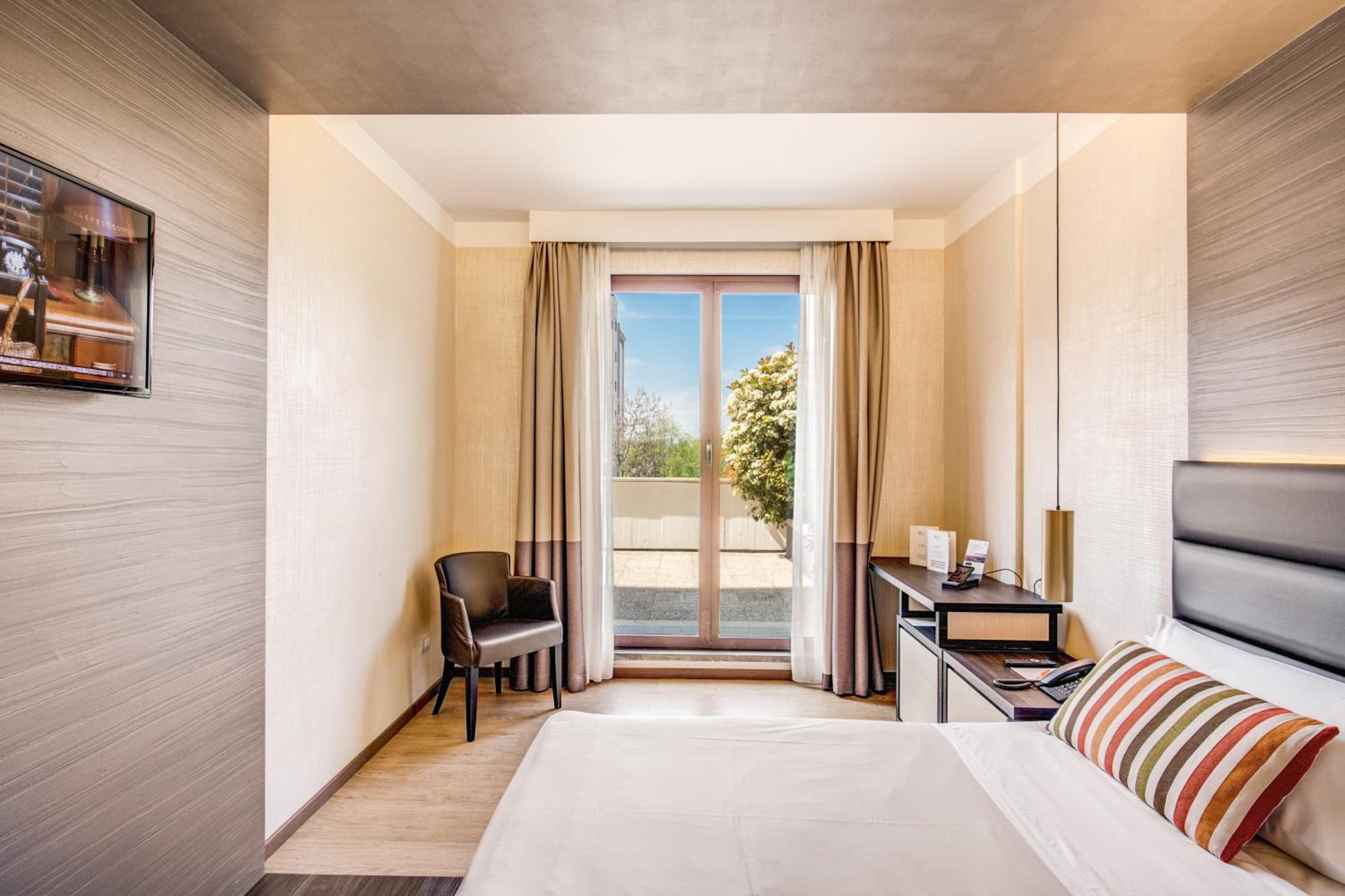 غرفة كلاسيكية بسرير كوين، Warmthotel 10/10