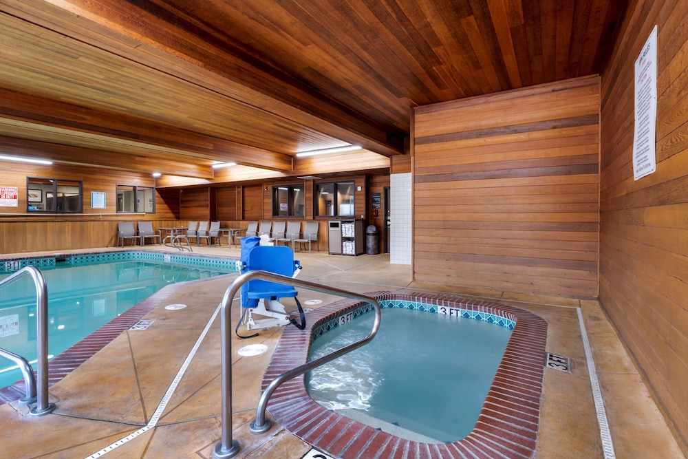 Best Western Cascade Inn & Suites 33/54