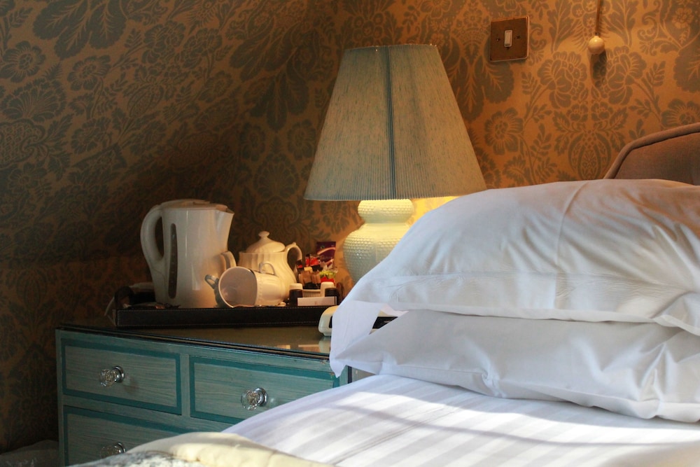 ROMAN CAMP HOTEL 36/72