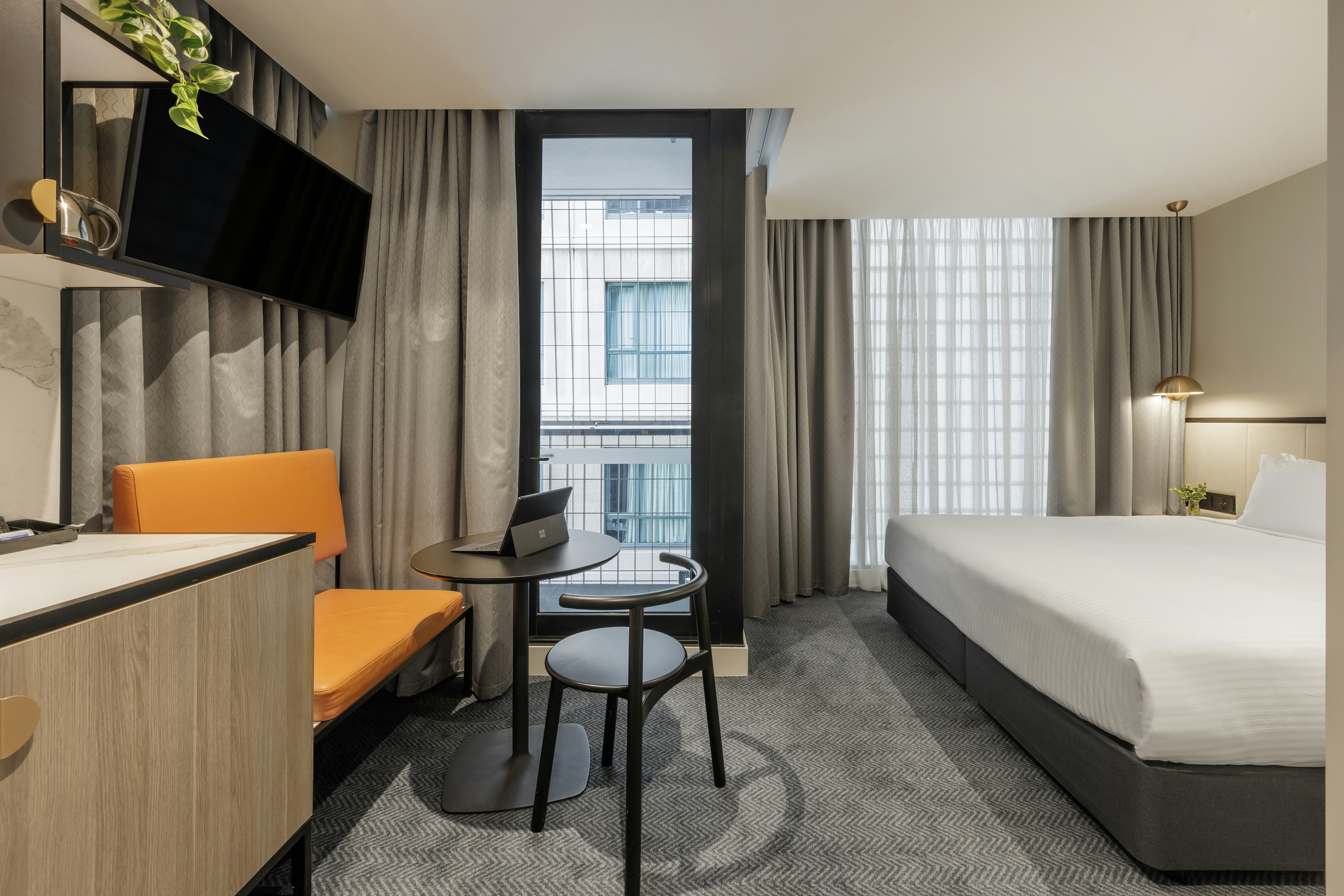 Brady Hotels Jones Lane 15/21