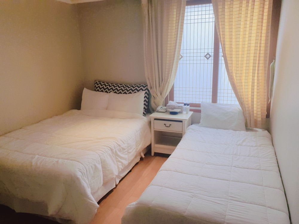 STANDARD, DOUBLE OR TWIN BED