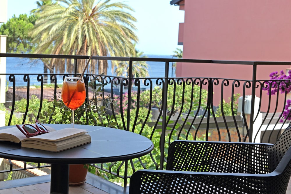 Donna Rosa Hotel 39/50
