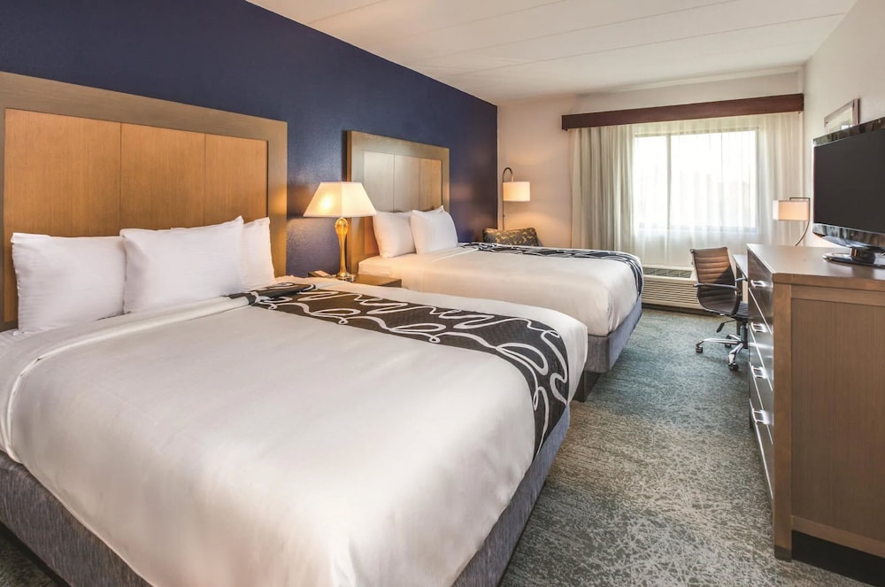La Quinta Inn & Suites by Wyndham Philadelphia Airport 16/49