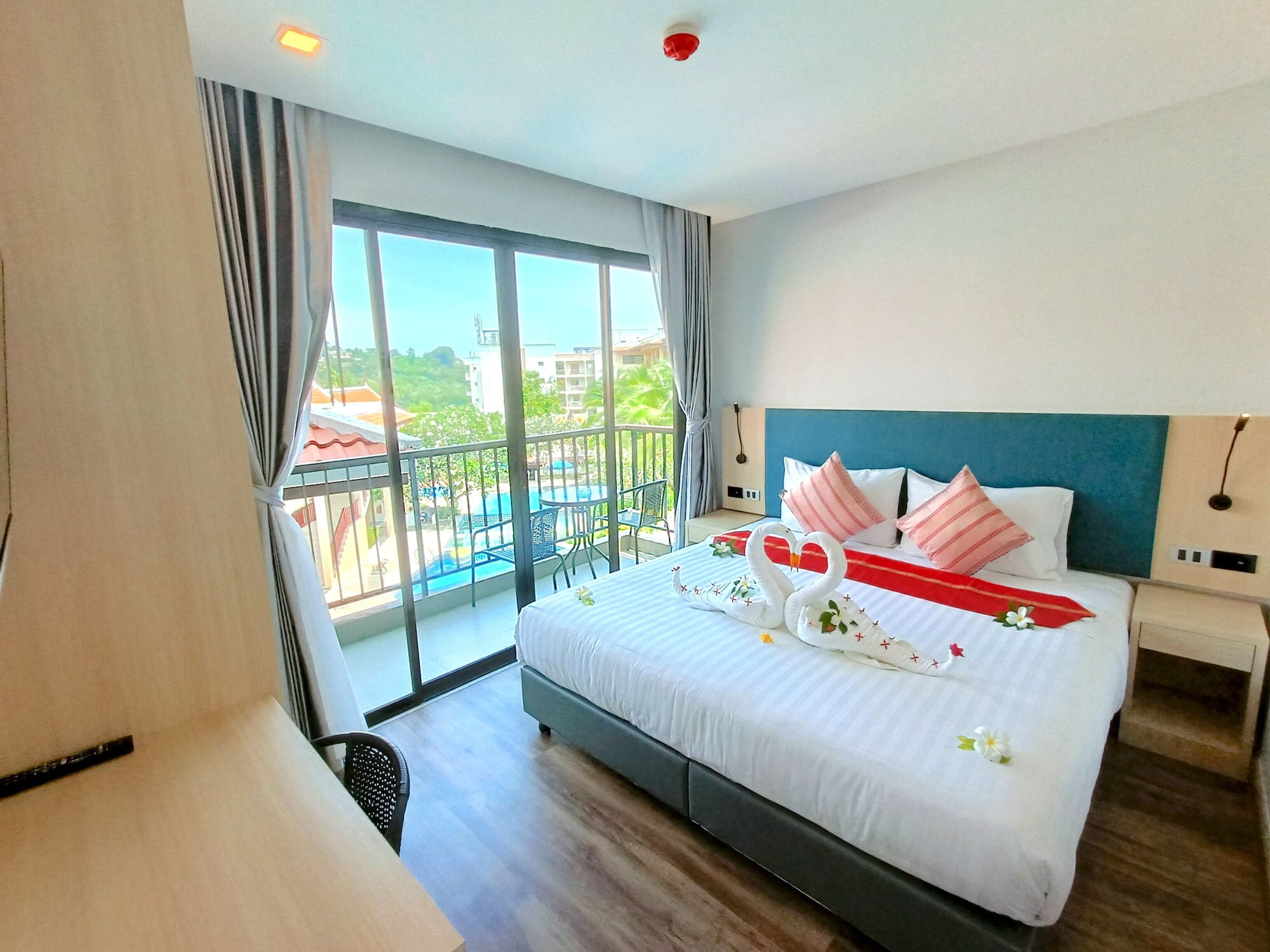 COZY, 2 BEDROOMS, SUITE