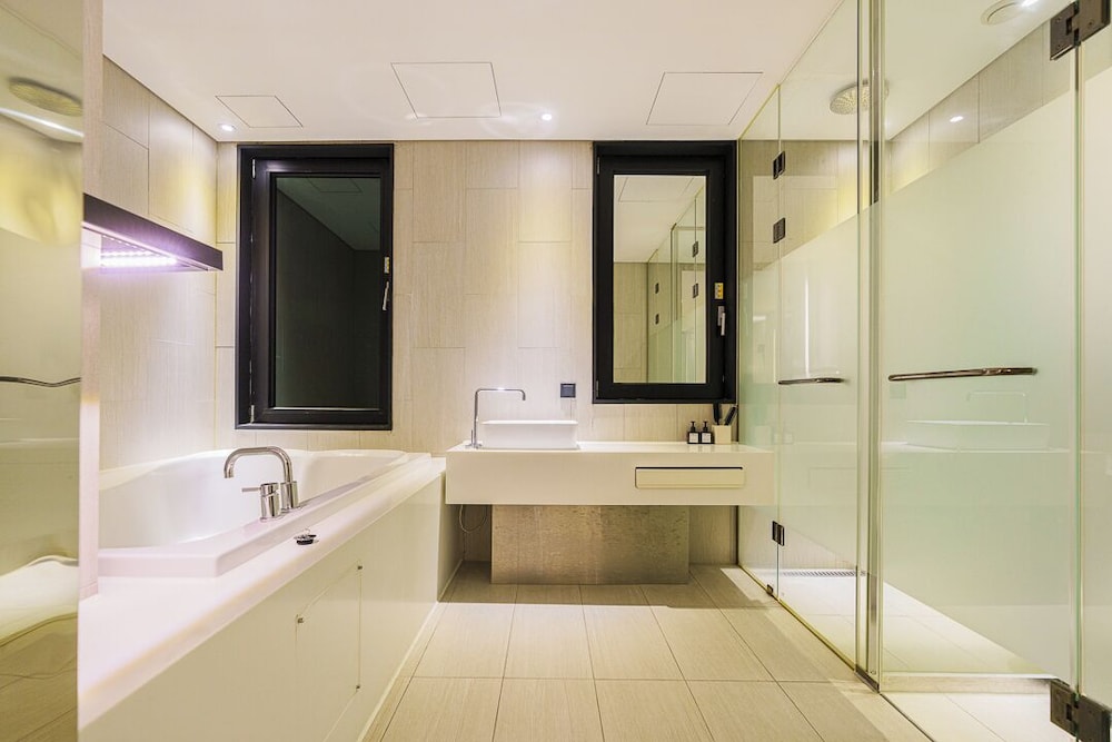 Hotel The Designers Incheon 91/92