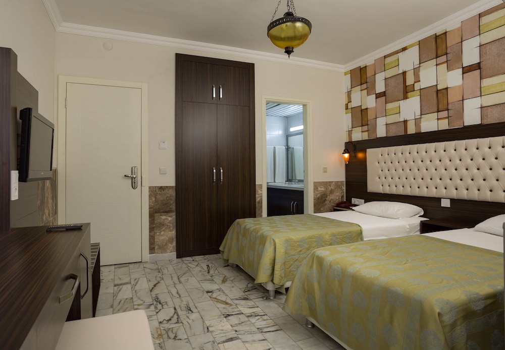 Club Akman Beach Hotel 8/50