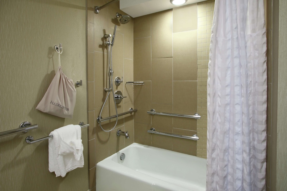 DoubleTree by Hilton Hotel Newark Ohio 22/65