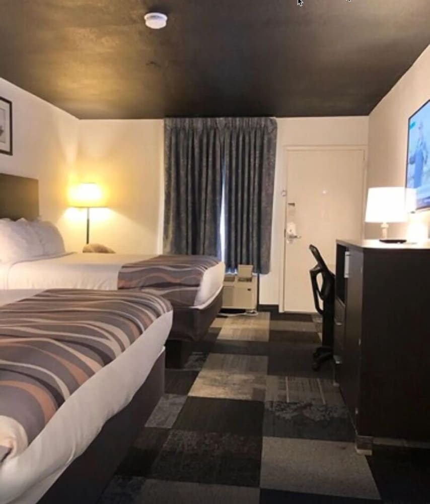 Eglin Extended Stay Hotel, a Howard Johnson by Wyndham 21/27