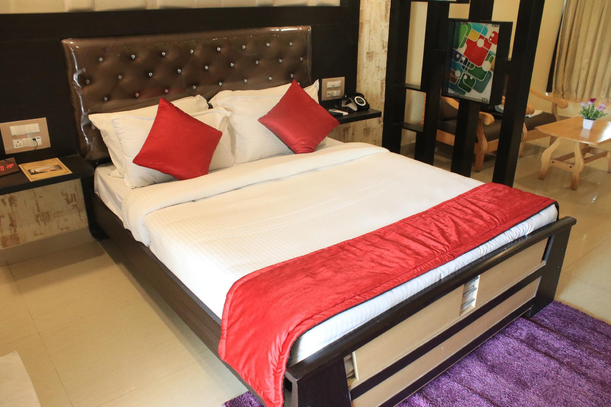جناح بسرير كوين، Sathyam Grand Resort Sriperumbudur 2/2