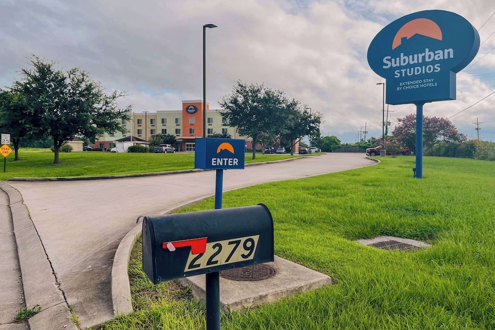 Suburban Studios Donaldsonville - Gonzales 53/55