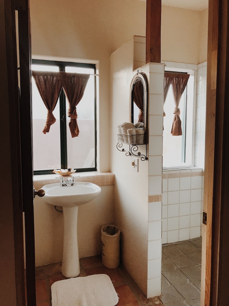 Borrego Valley Inn 44/45