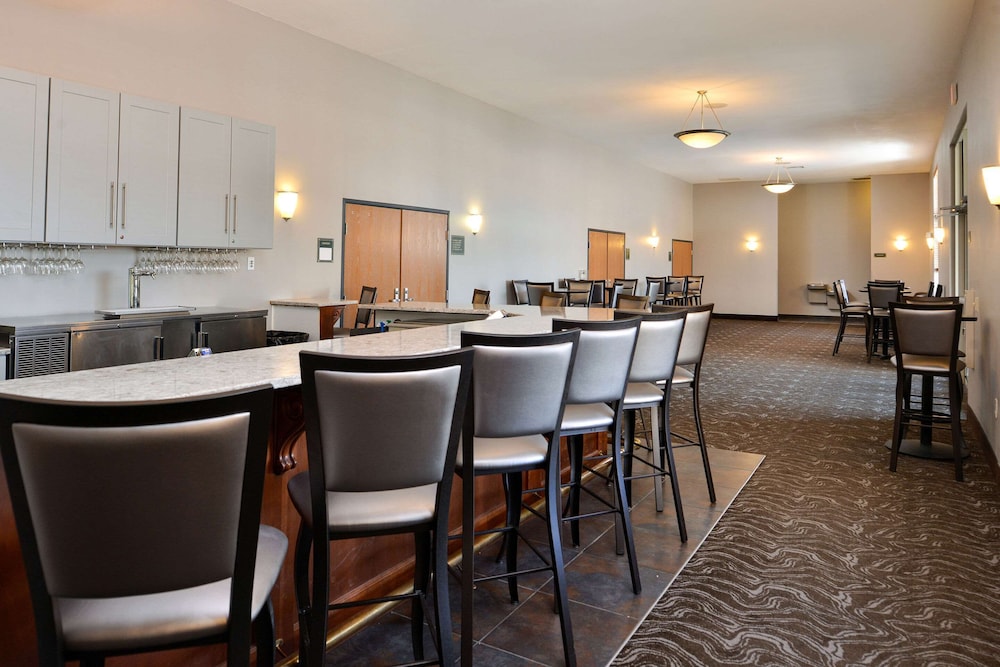Comfort Inn And Suites Madison North 30/45