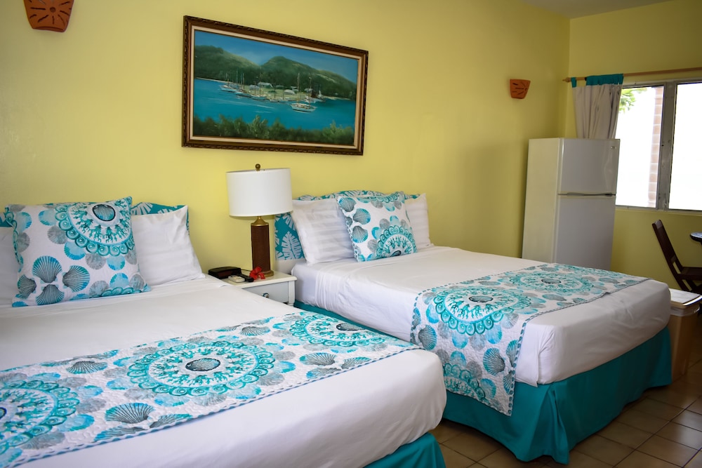 Catamaran Hotel Marina 23/61