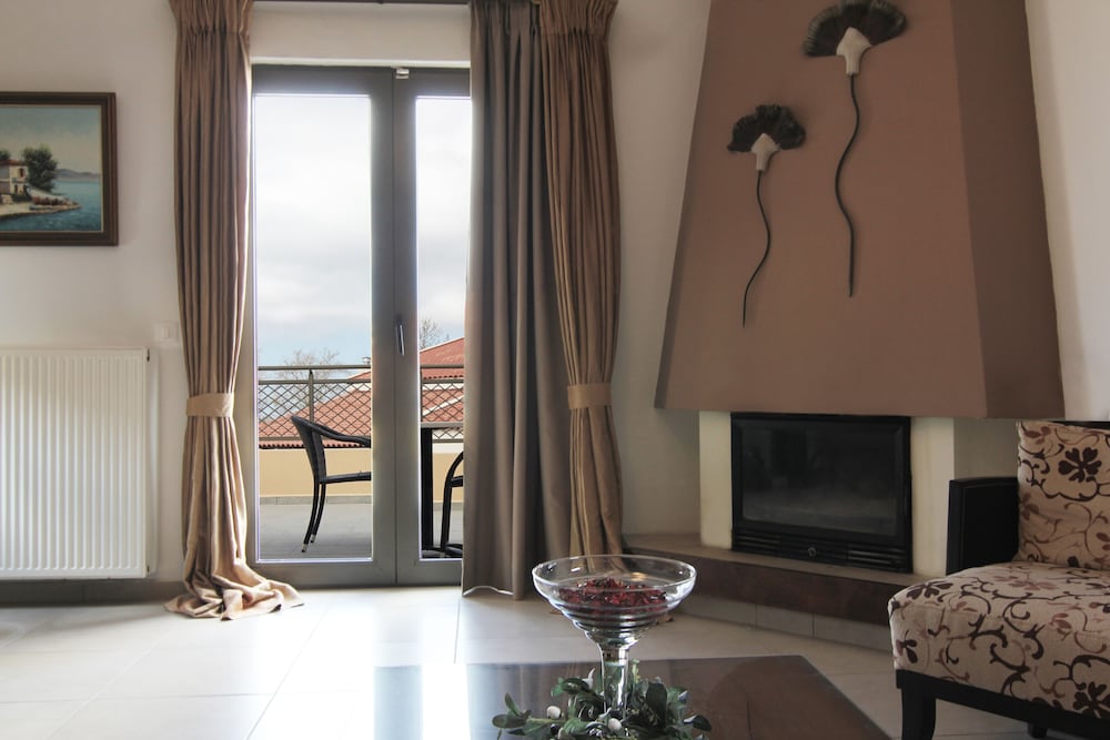 Delina Mountain Spa Resort 55/86