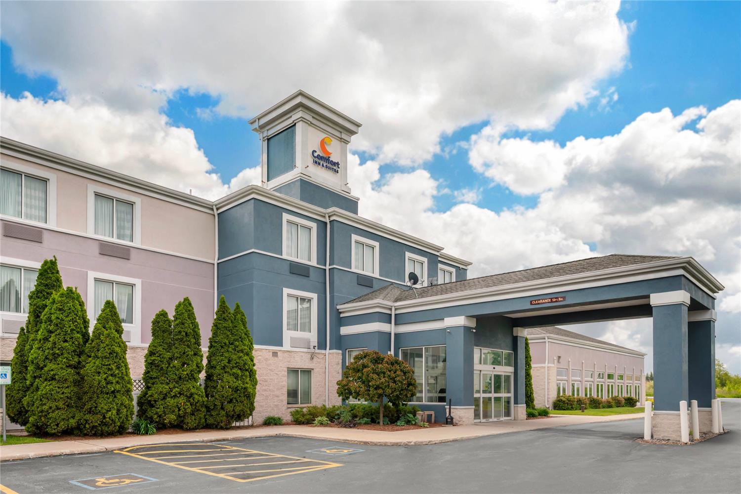Comfort Inn & Suites Sheboygan I-43 13/13