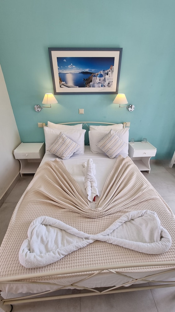 غرفة قياسية بسرير مزدوج بشرفة، Nostos Hotel 3/6