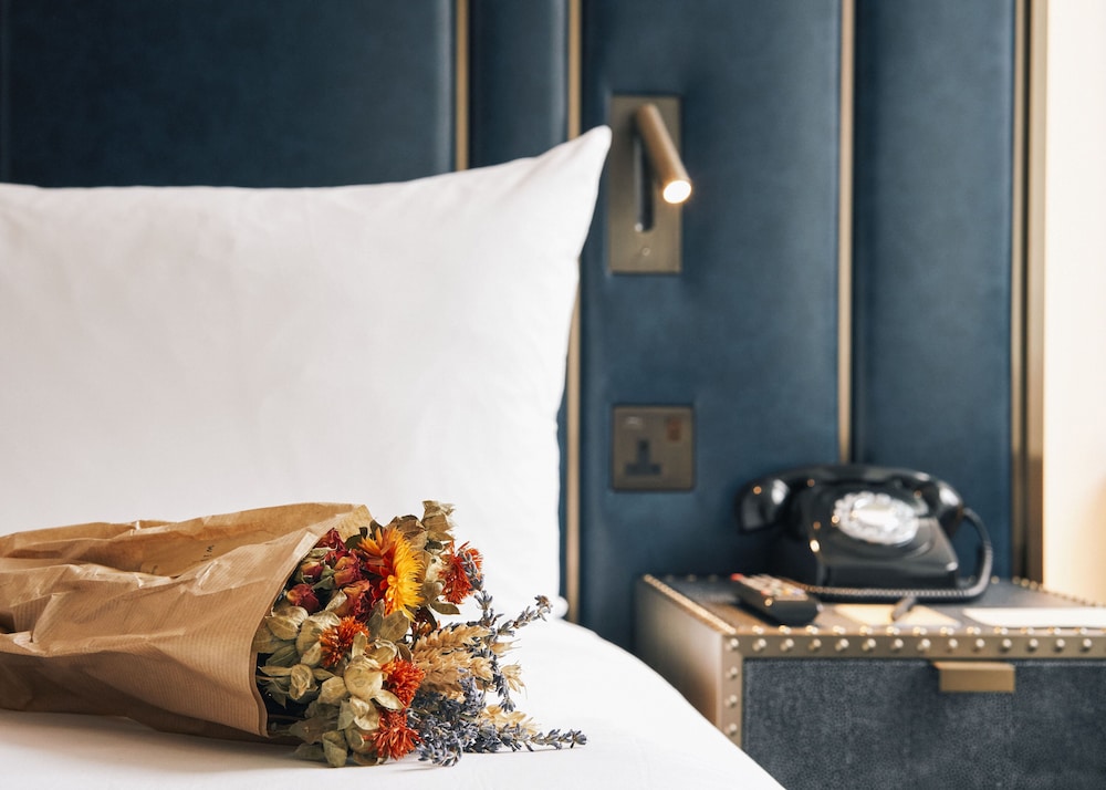 Page8, Page Hotels 35/63