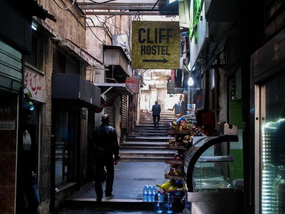 Cliff Hostel 17/36