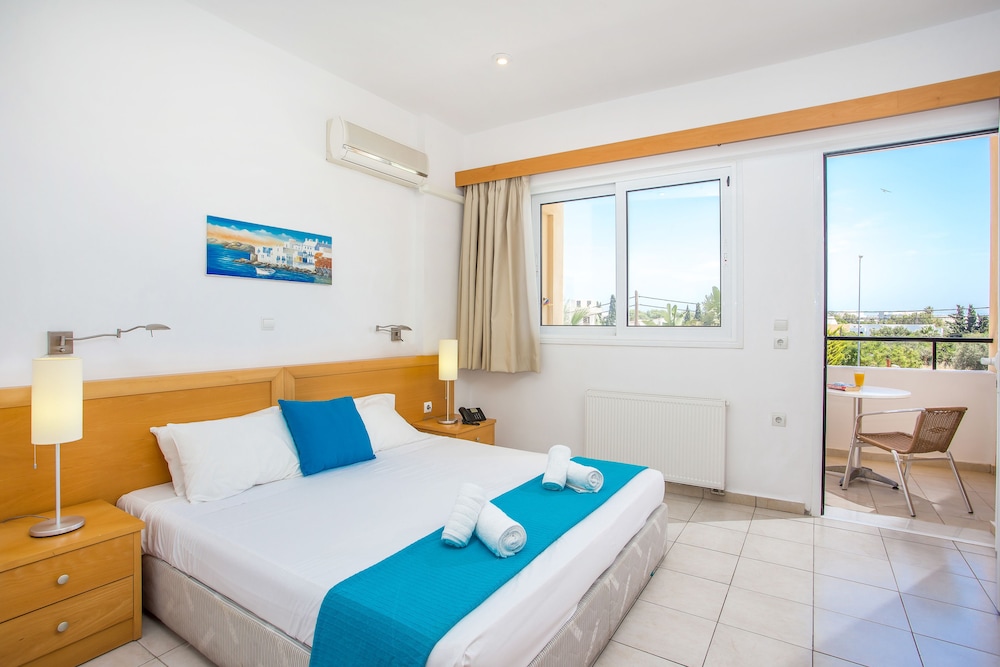 Mon Repos Hotel 10/50