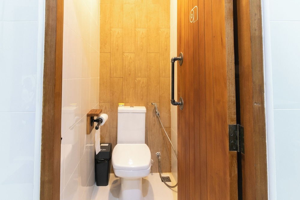 Timber Hostel 61/63