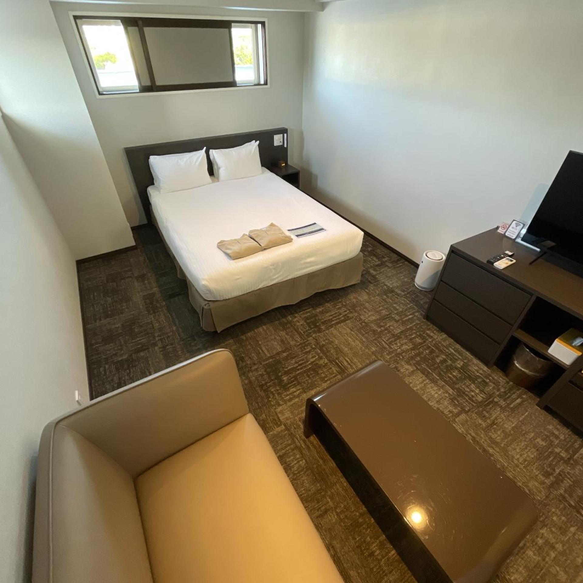 DELUXE, DOUBLE BED