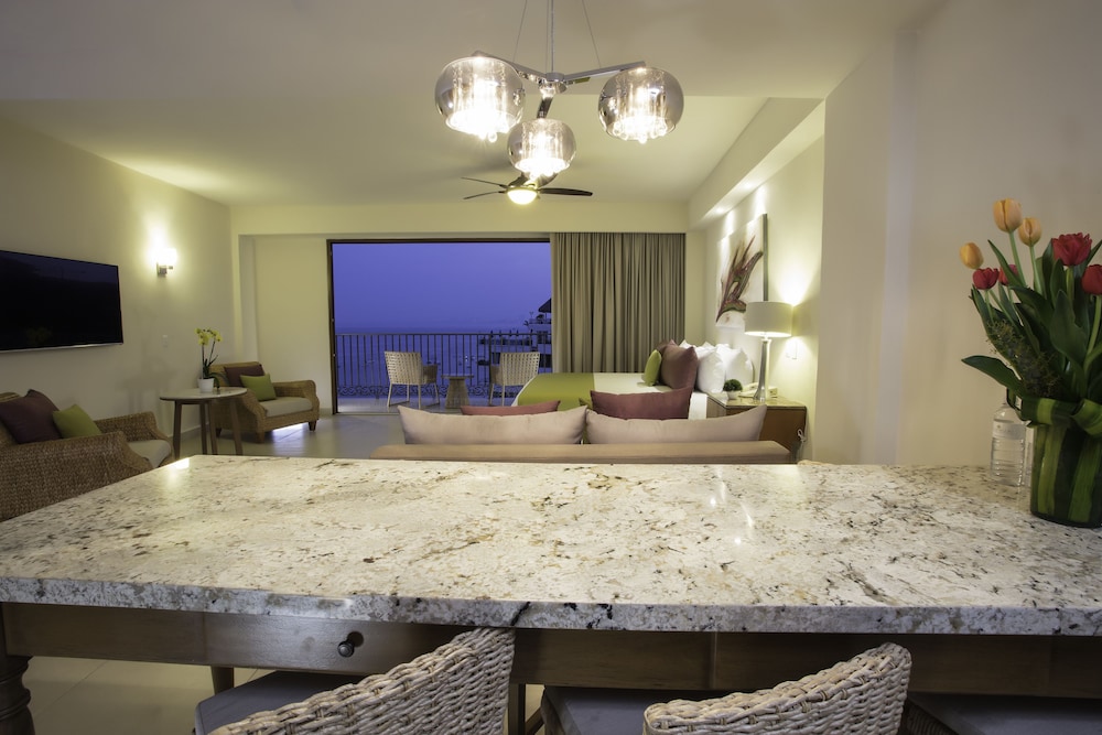 Almar Resort Luxury LGBT Beach Front Experience 49/59
