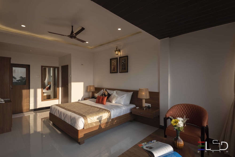 Salcete Beach Resort 12/50