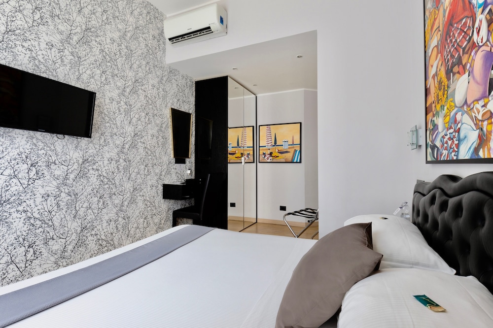 Aiello Rooms 12/37