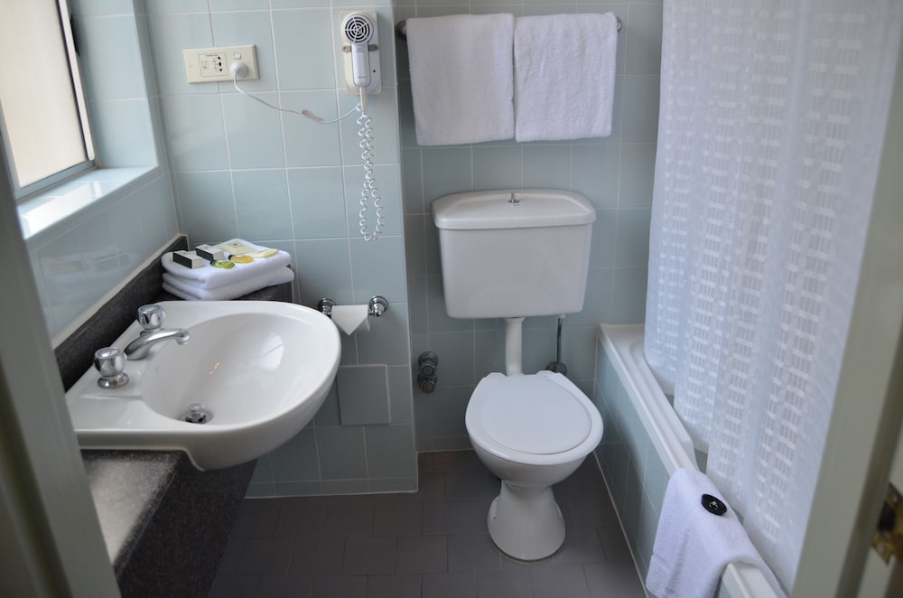 Devere Hotel 49/53