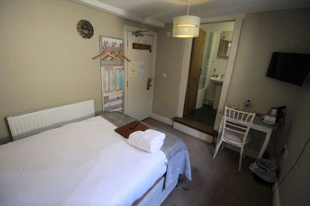 The Angel Hotel 3/50