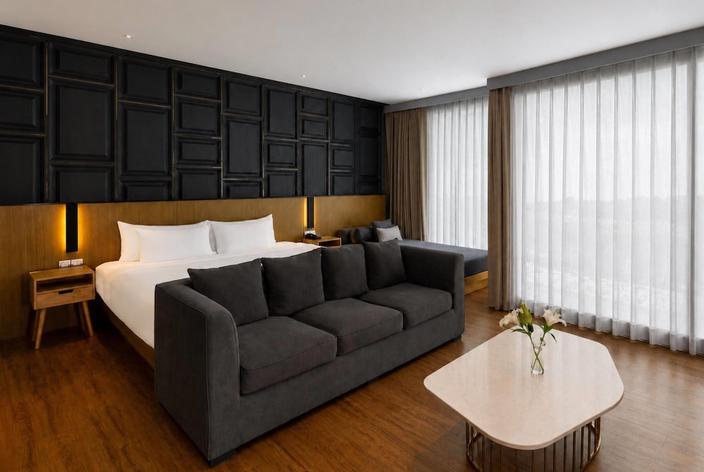 Wyndham Grand Nai Harn Beach Phuket 29/50