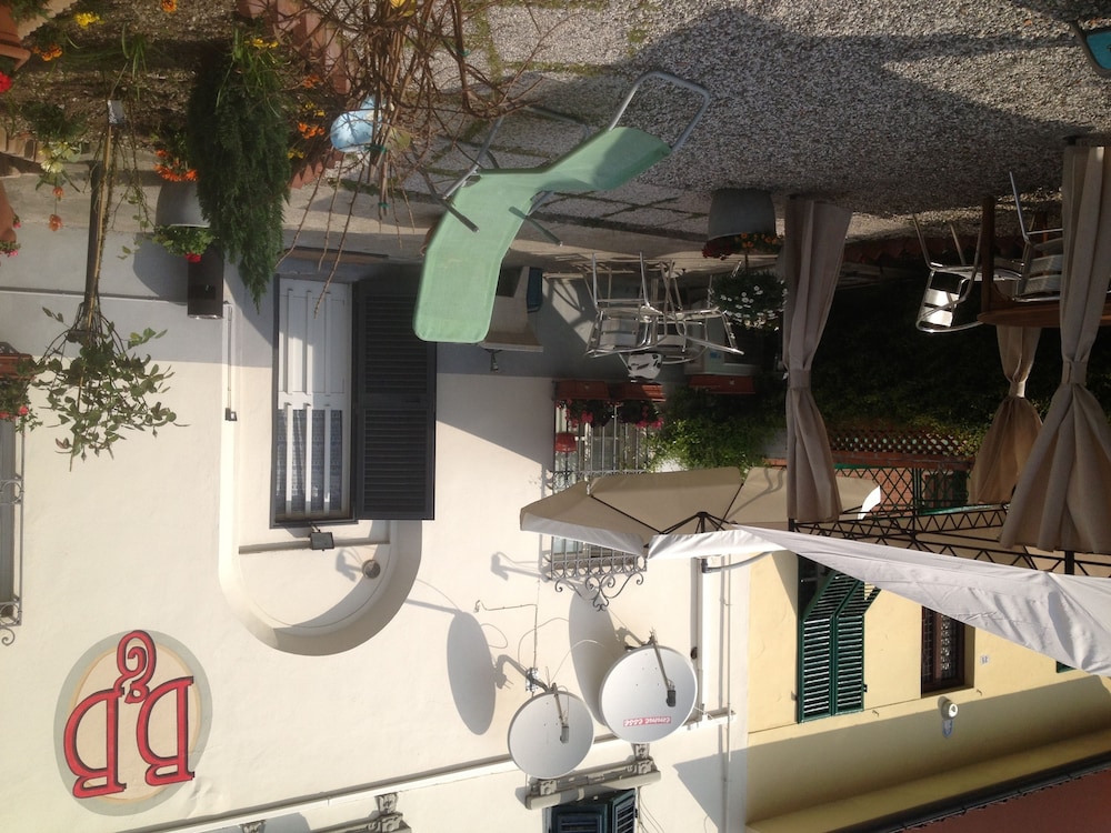 La Mimosa Bed And Breakfast 61/71
