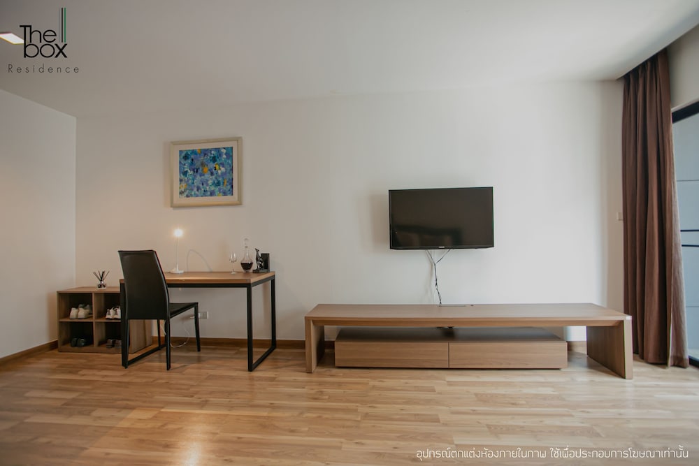 The Box Residence 23/25