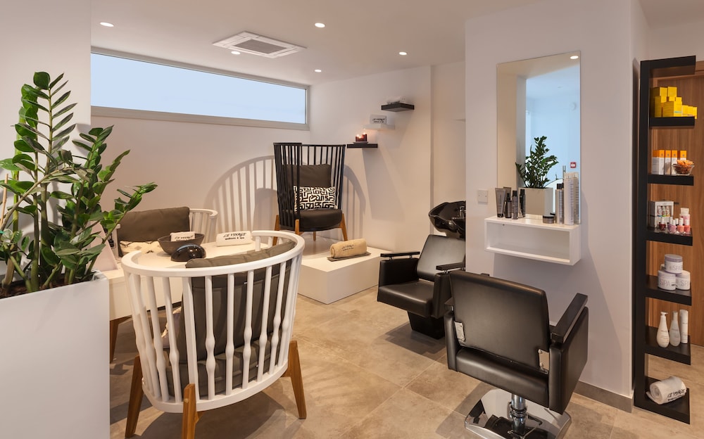 Blue Ivy Hotel And Suites 31/46